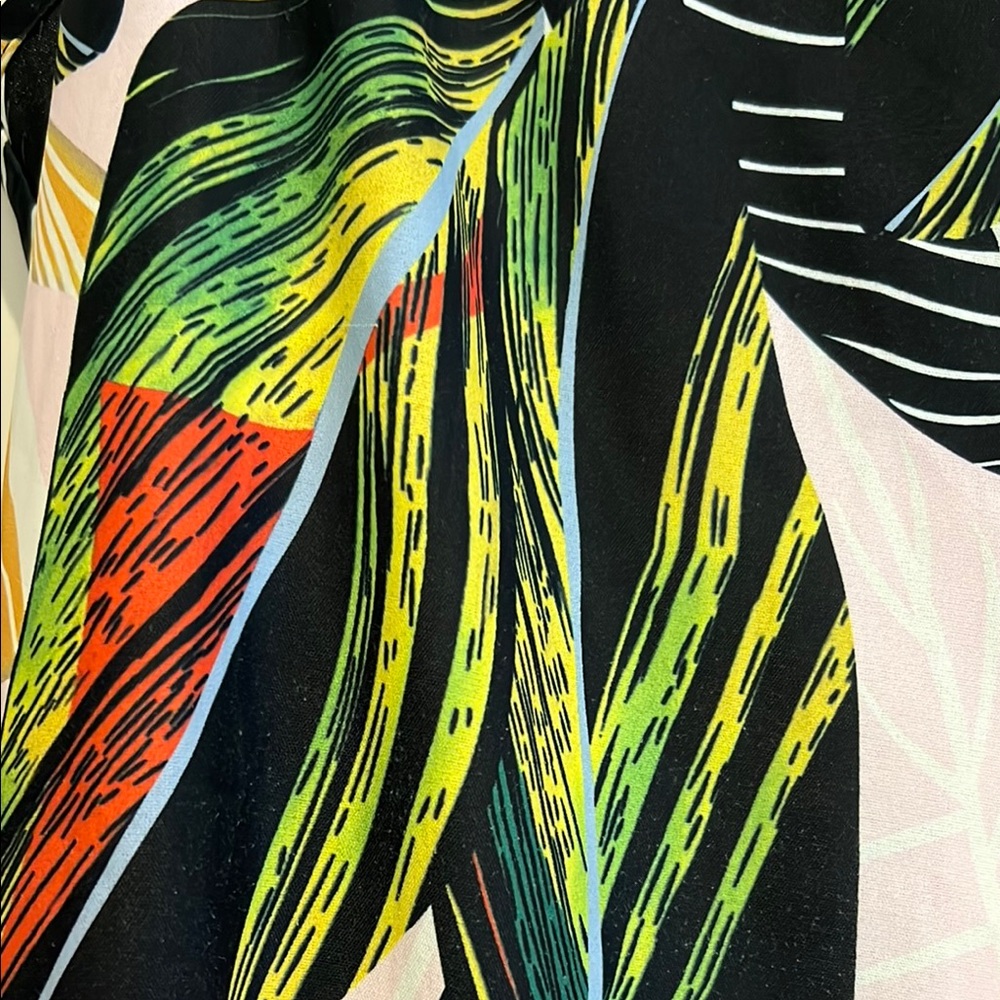 Vibrant Leaf Pattern Tank Top - Picture 3 of 5
